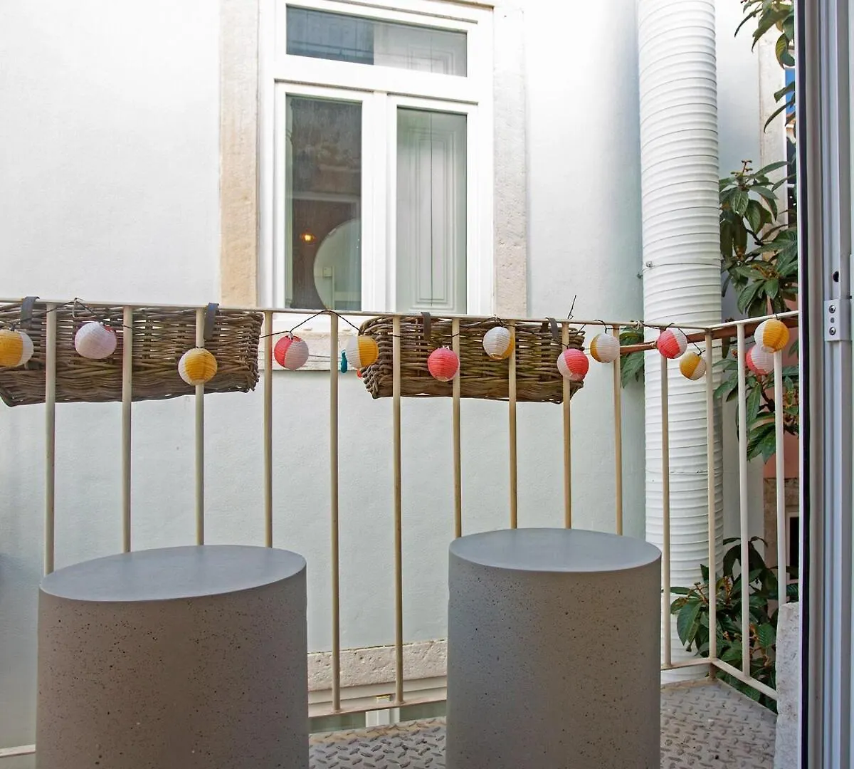 Renovated Cosy 1Bedroom Apartment In Santos Lisbon Portugal