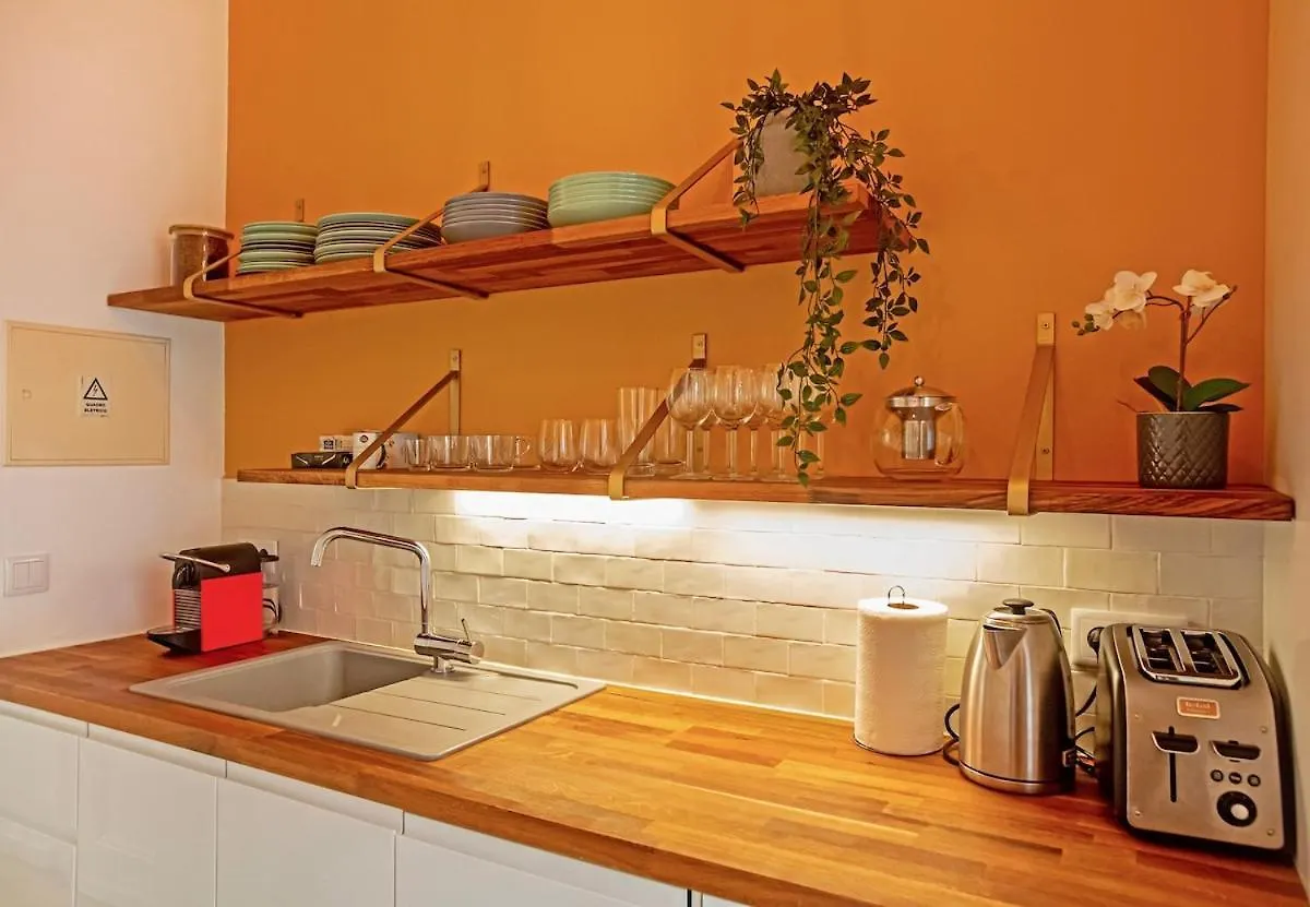 Renovated Cosy 1Bedroom Apartment In Santos Lisbon