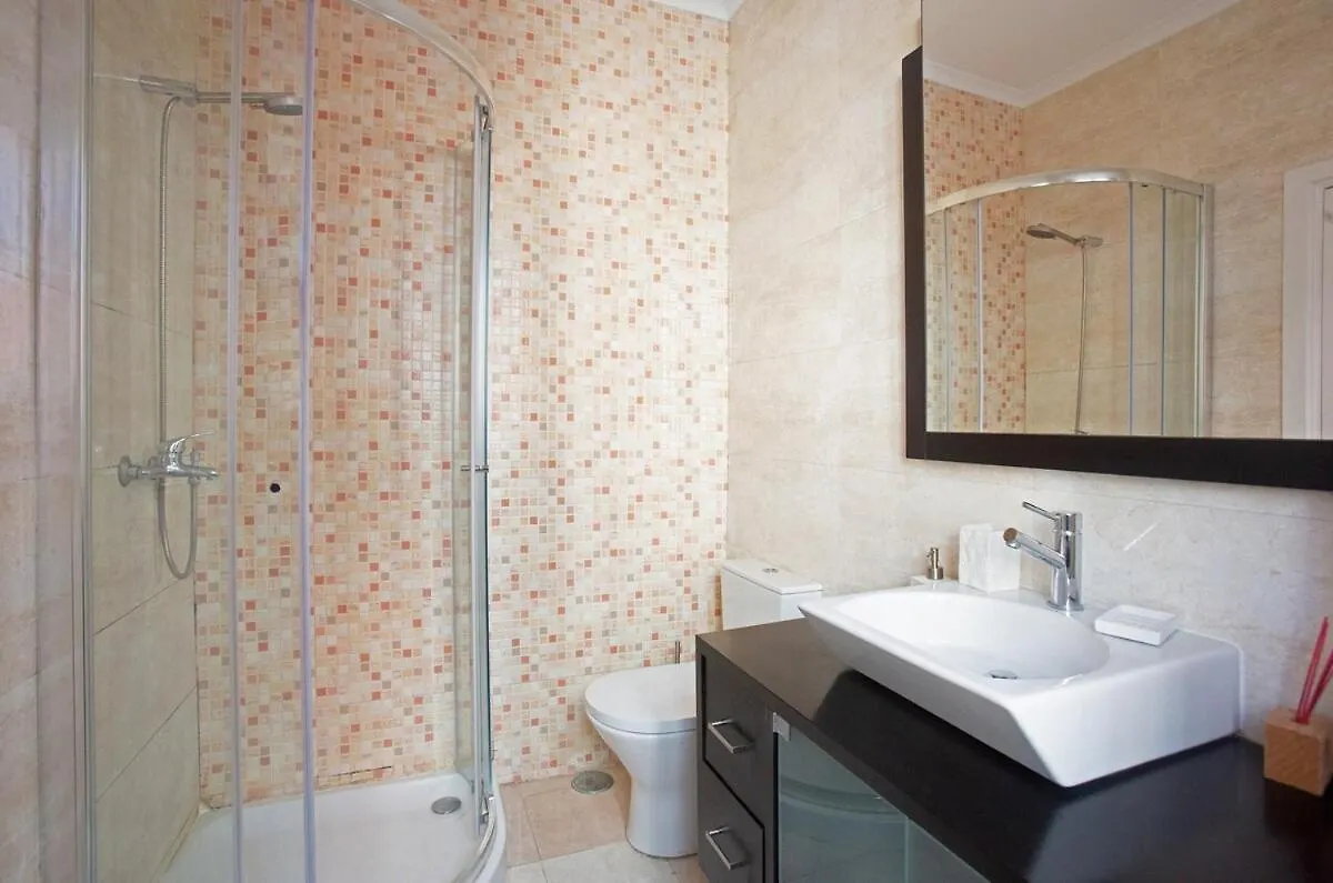 Renovated Cosy 1Bedroom Apartment In Santos Lisbon